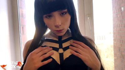 Morena quente chupa profundamente e fodida con sensibilidade por diñeiro